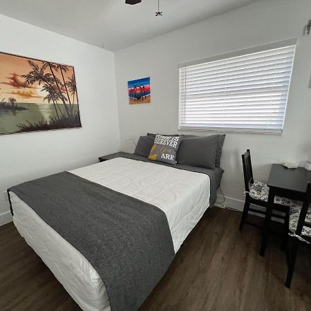 Cozy Private Studio W/Own Yard - 3Mi From Beach 塞米诺尔 外观 照片