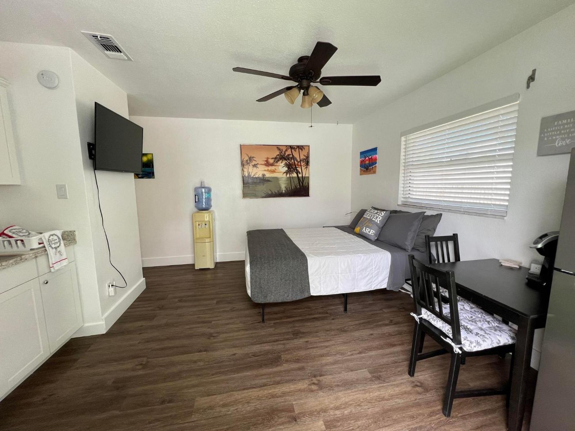Cozy Private Studio W/Own Yard - 3Mi From Beach 塞米诺尔 外观 照片